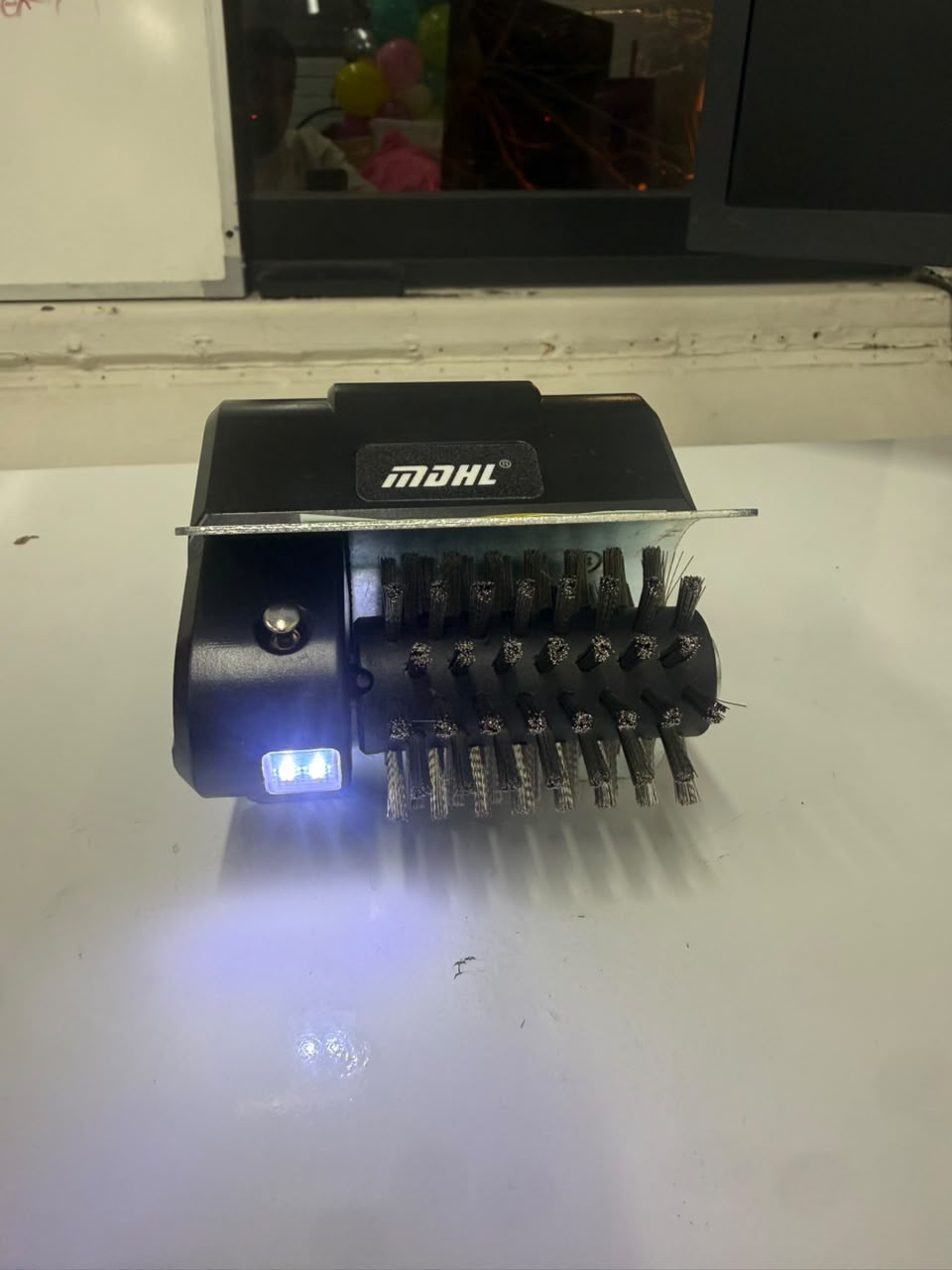 Cepillo limpiador parrilla inalambrico Luz Led